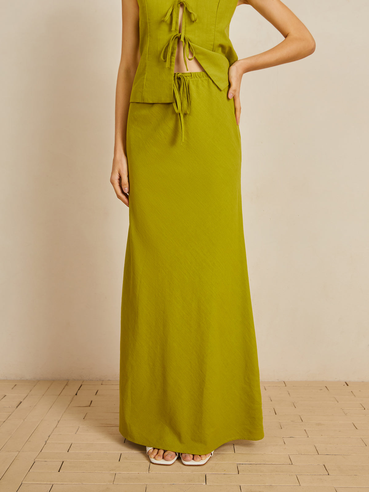 Pamuklu V Yaka Önden Bağlamalı Etek Takımı