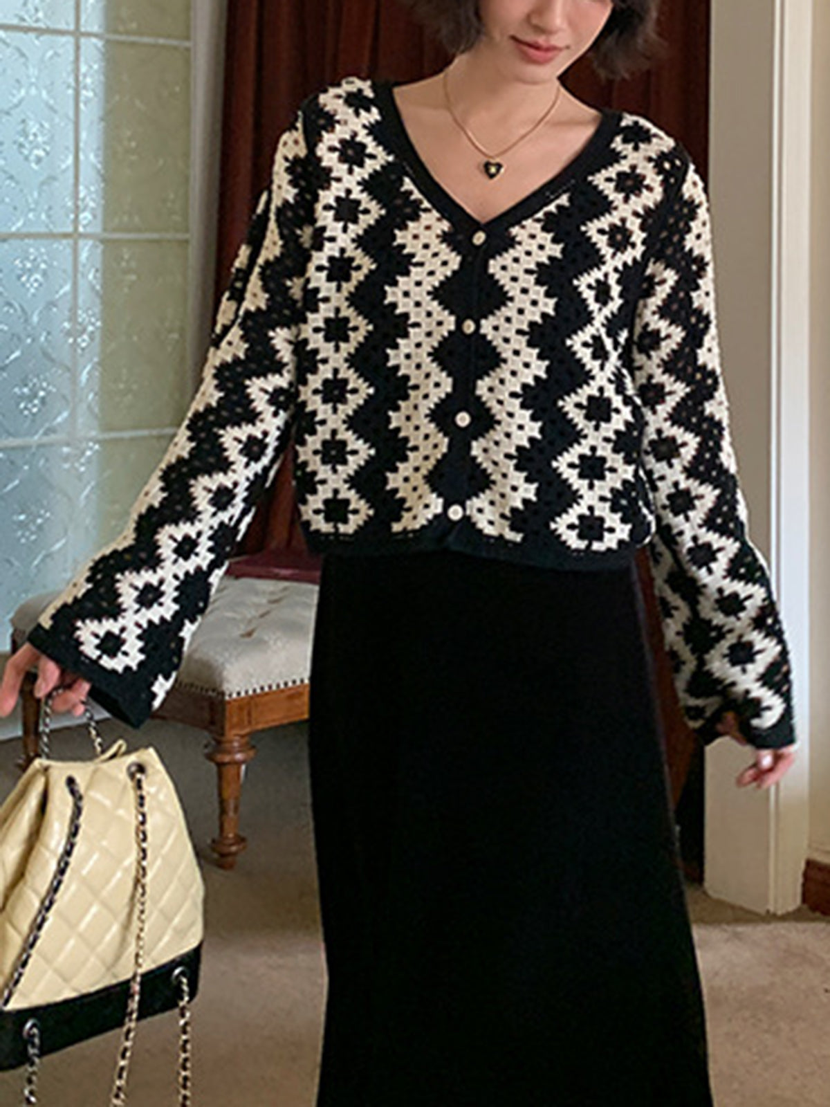 V Yaka Chevron Göğüslü Hırka