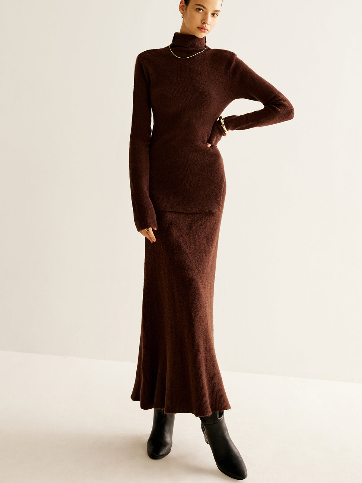 Düz Turtleneck Ribanalı Yumuşak Etek Takımı