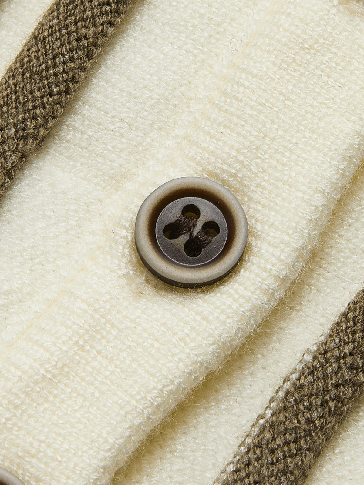 İnce Çizgili Düğmeli İnce Hırka