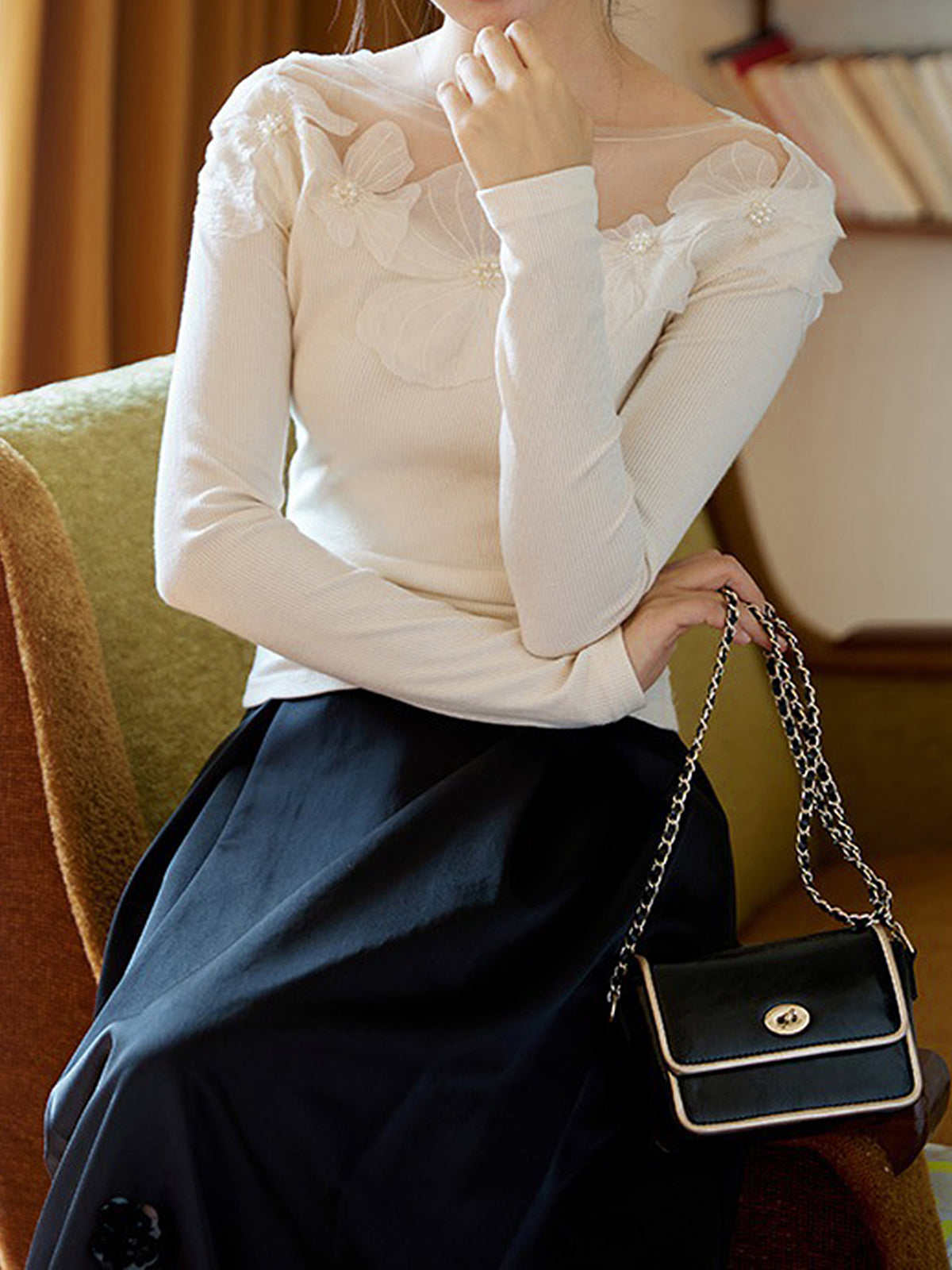 Çiçek Desenli Yivli Slim Tişört