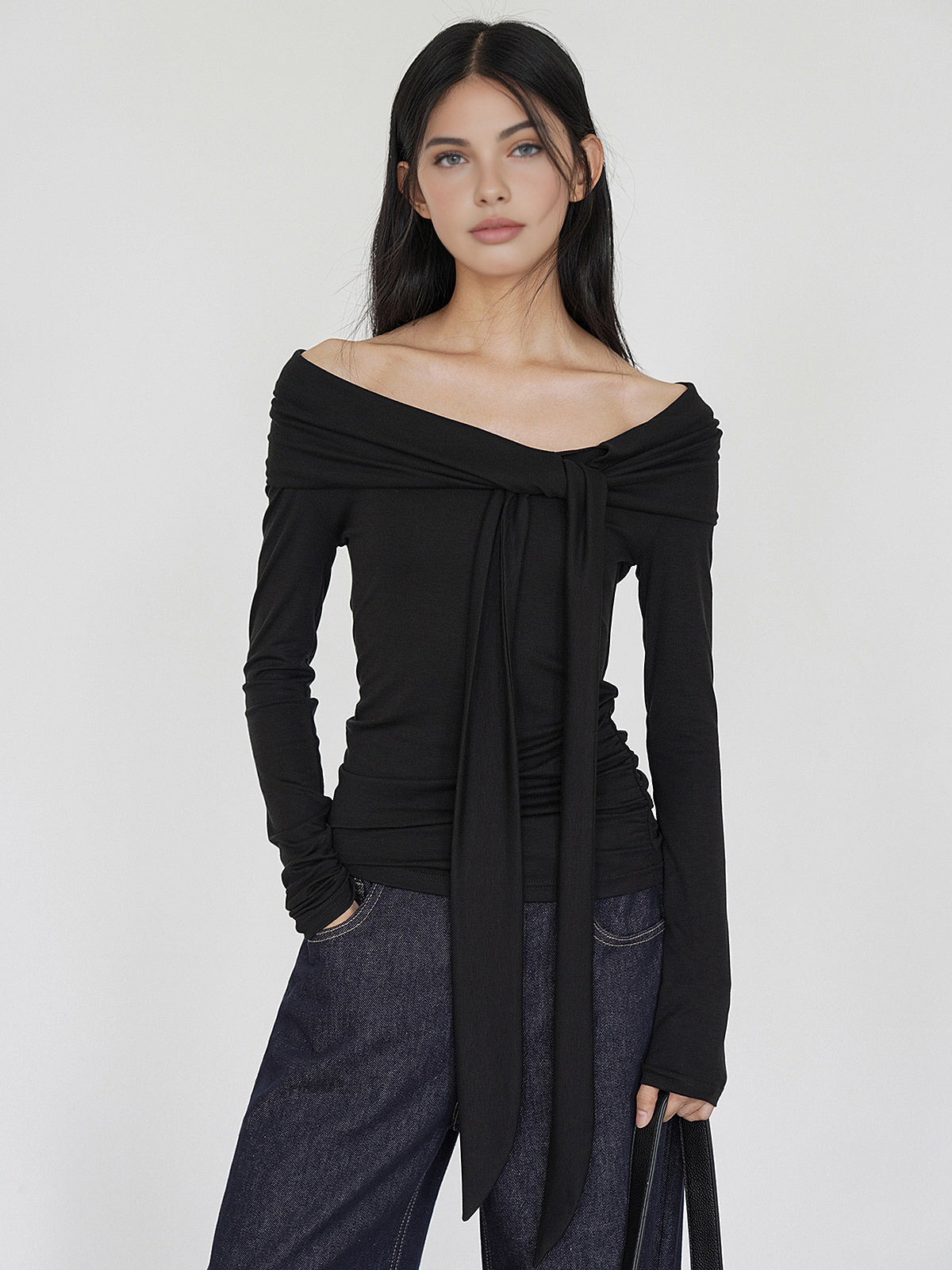 Soğuk Omuz Bağcıklı Yaka Jersey Üst