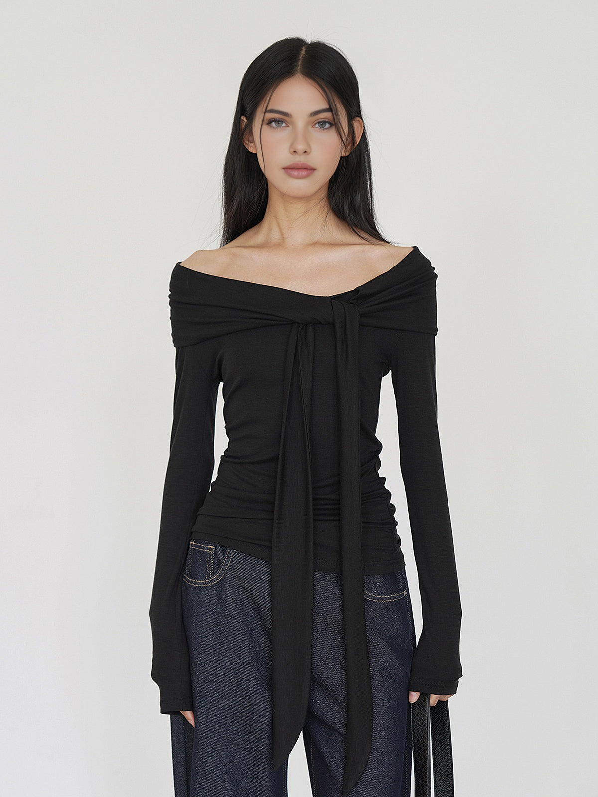 Soğuk Omuz Bağcıklı Yaka Jersey Üst