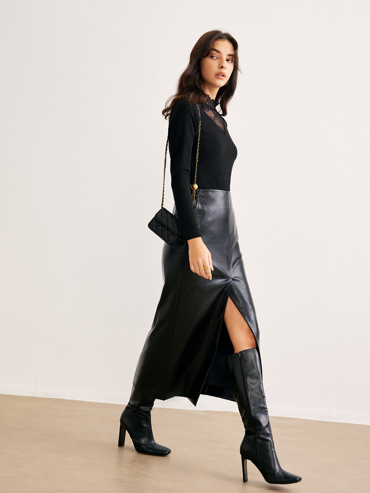 Şeffaf Dantel Detaylı İnce Örgü Üst