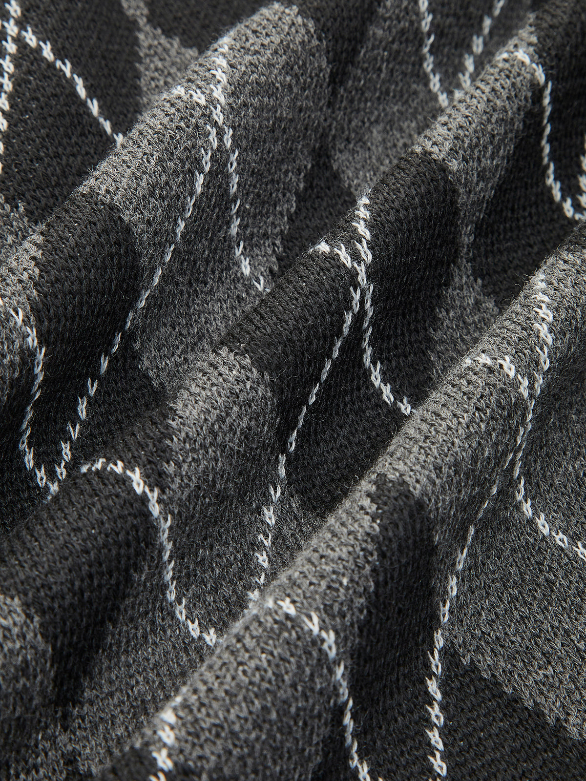 Eşkenar Dörtgen Desenli Kemer Düğmeli Hırka