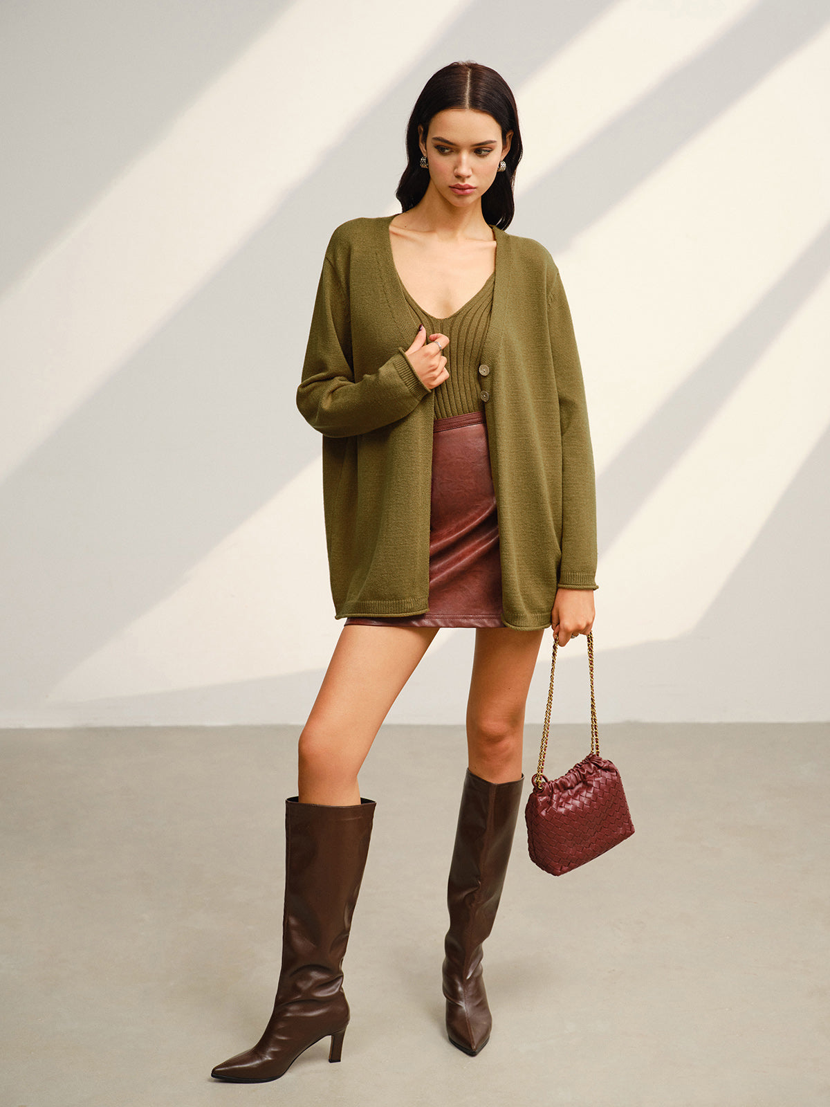 V Yakalı Kaburgalı Kazak Koordinatları