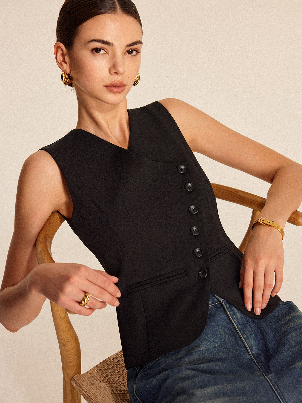 V Yaka Düğmeli Yelek