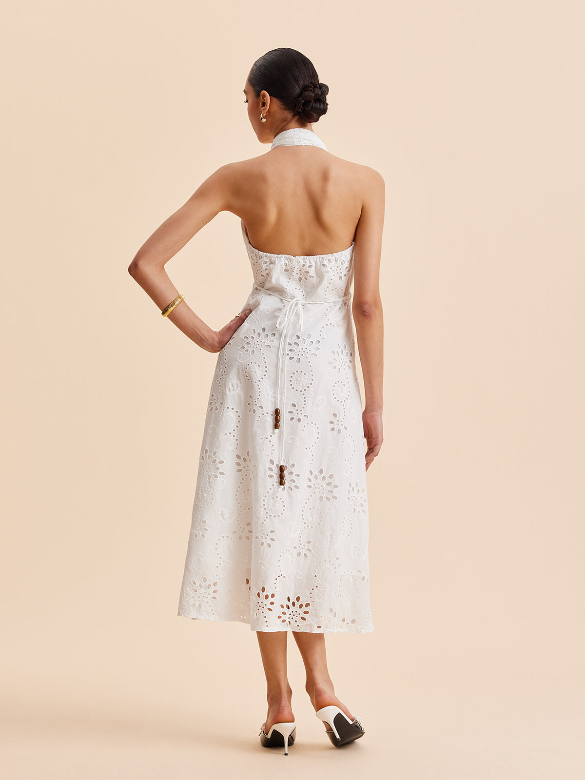 Halter Yaka Gözlü Kemerli Midi Elbise