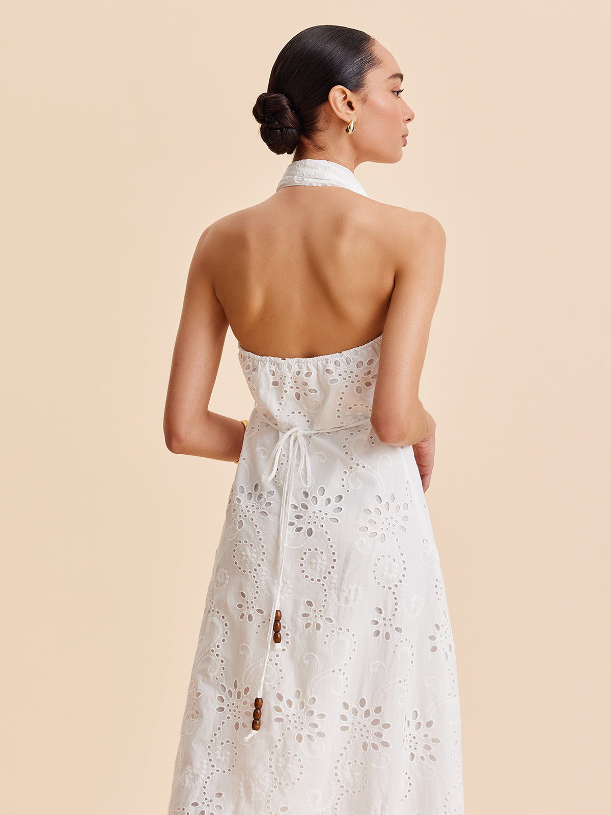 Halter Yaka Gözlü Kemerli Midi Elbise