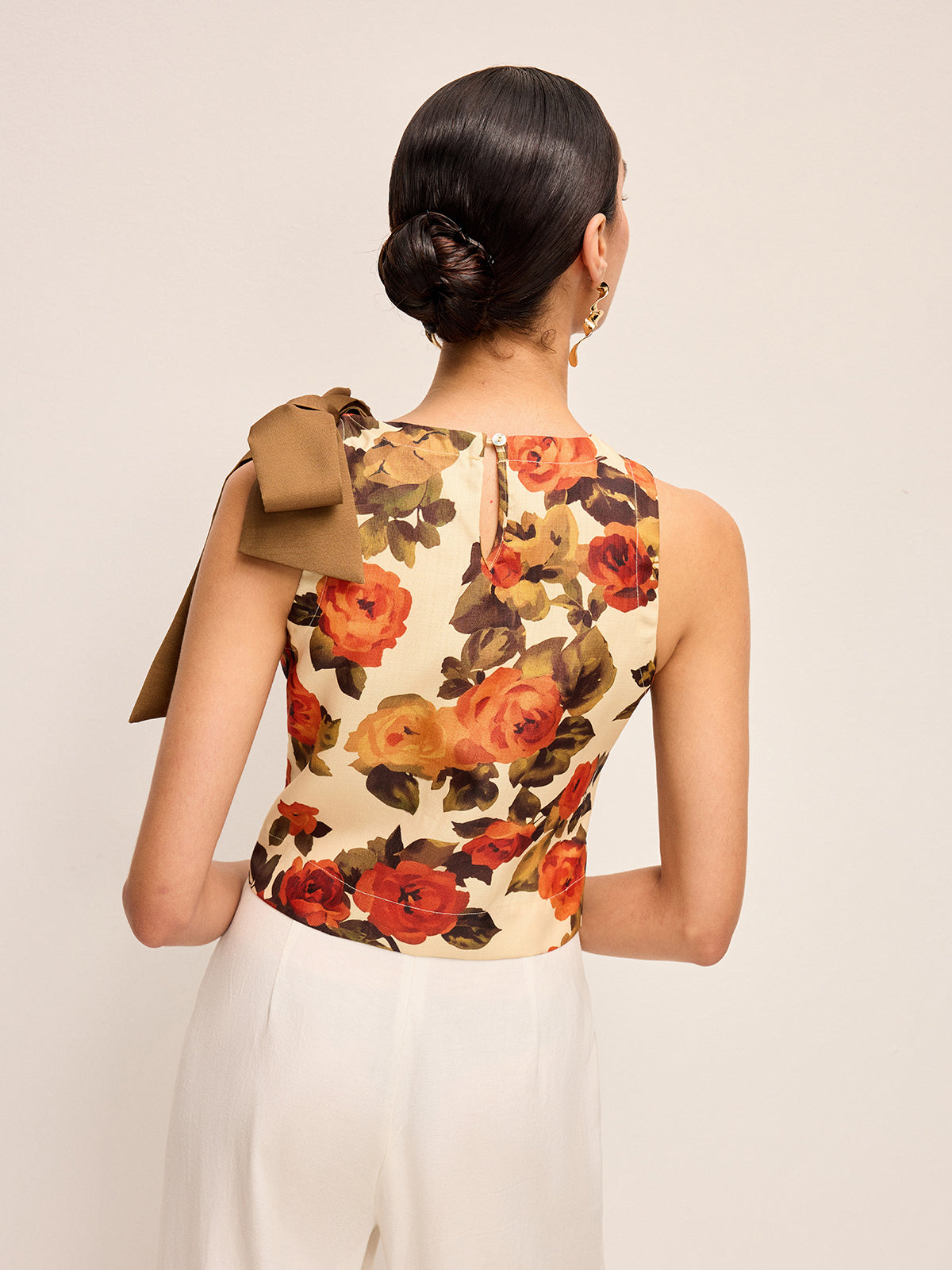 Çiçek Desenli Fiyonk Detaylı Tank Top