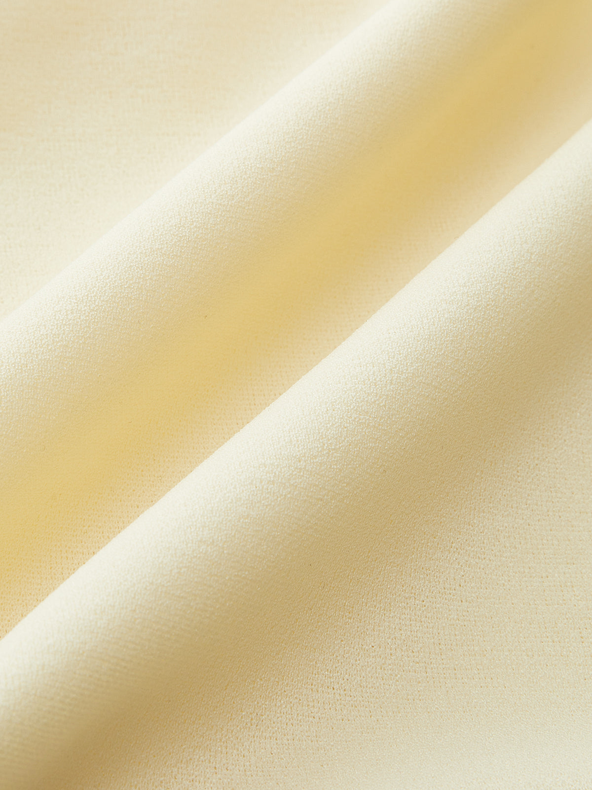 V Yaka Kıvrımlı Bel Dekor Düğmeli Kırpılmış Bluz