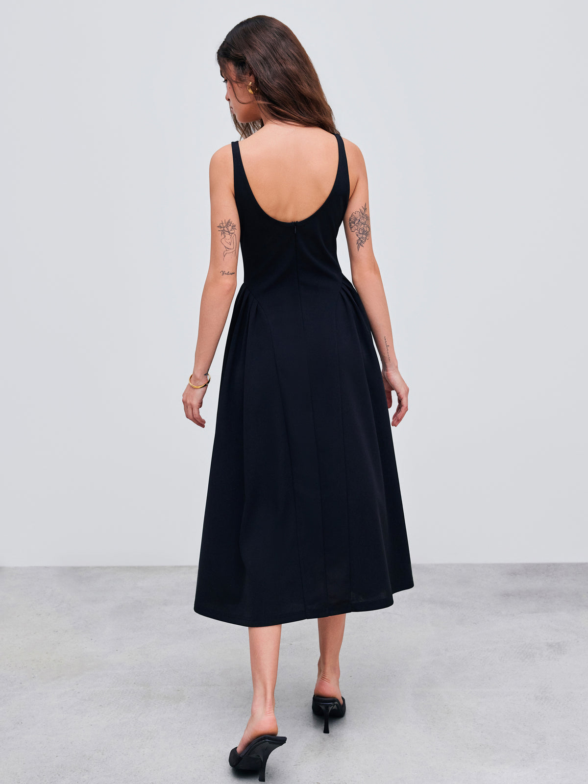 Vestido midi liso de tejido con cuello cuadrado
