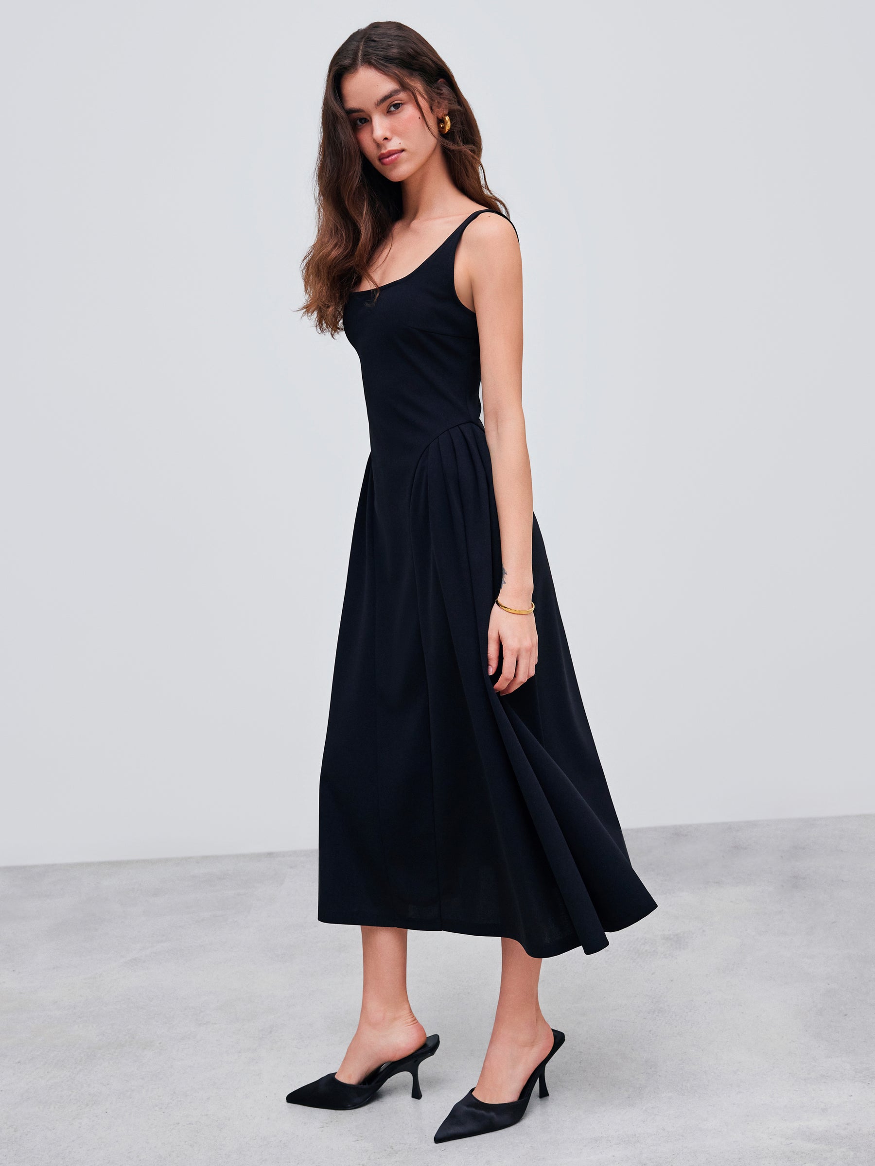 Vestido midi liso de tejido con cuello cuadrado