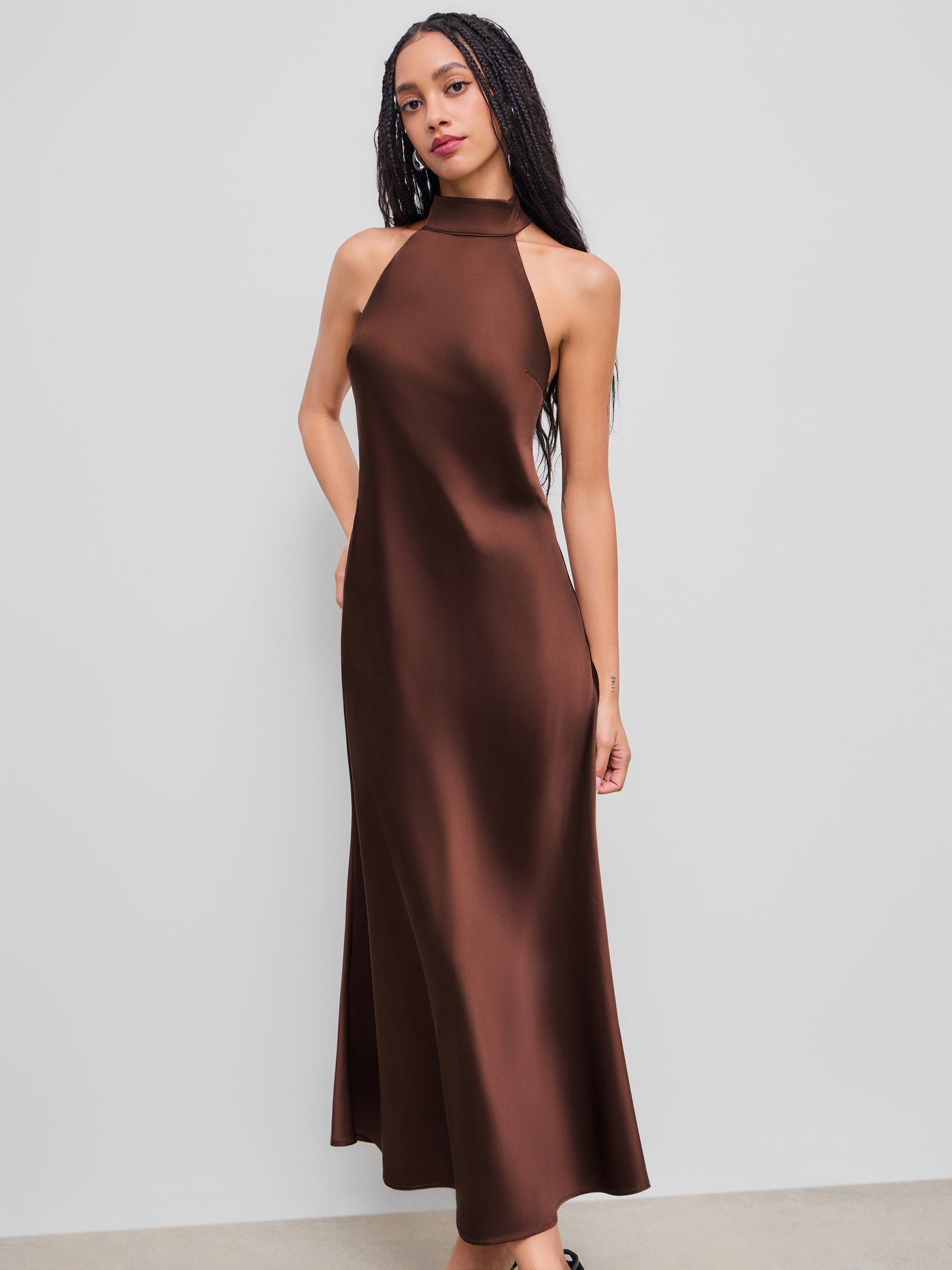 Vestido maxi satinado halter con espalda descubierta - Café - imagen 3