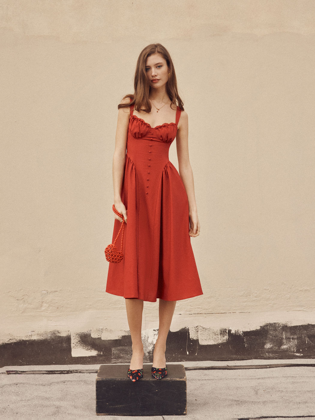 Vestido largo evasé con cuello en U, volantes y lazada - Rojo