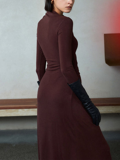 Vücuda Oturan Asimetrik Yaka Uzun Kollu Kıvrımlı Uzun Elbise