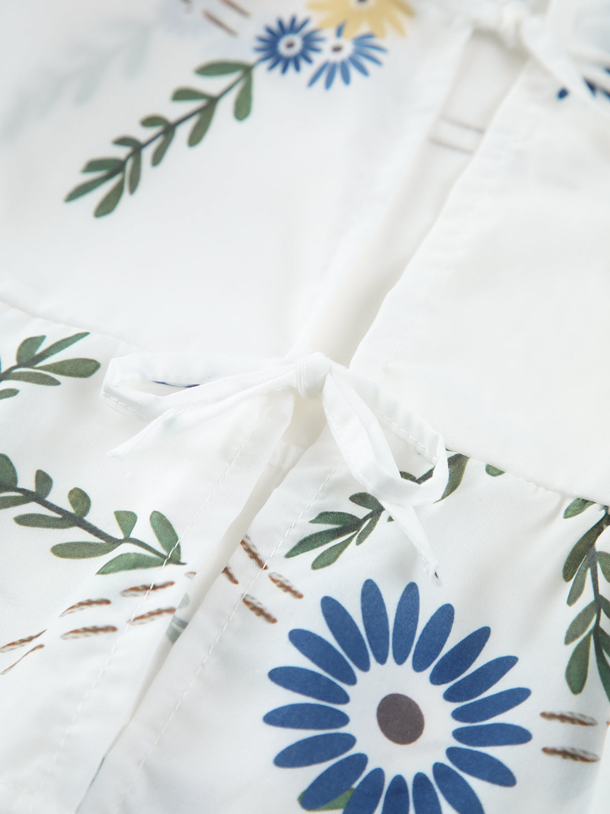 Yarı Şeffaf Önden Bağlamalı Çiçekli Bluz