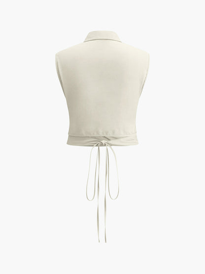 Kolsuz Düğmeli Yaka Bağcıklı Etek Takımı