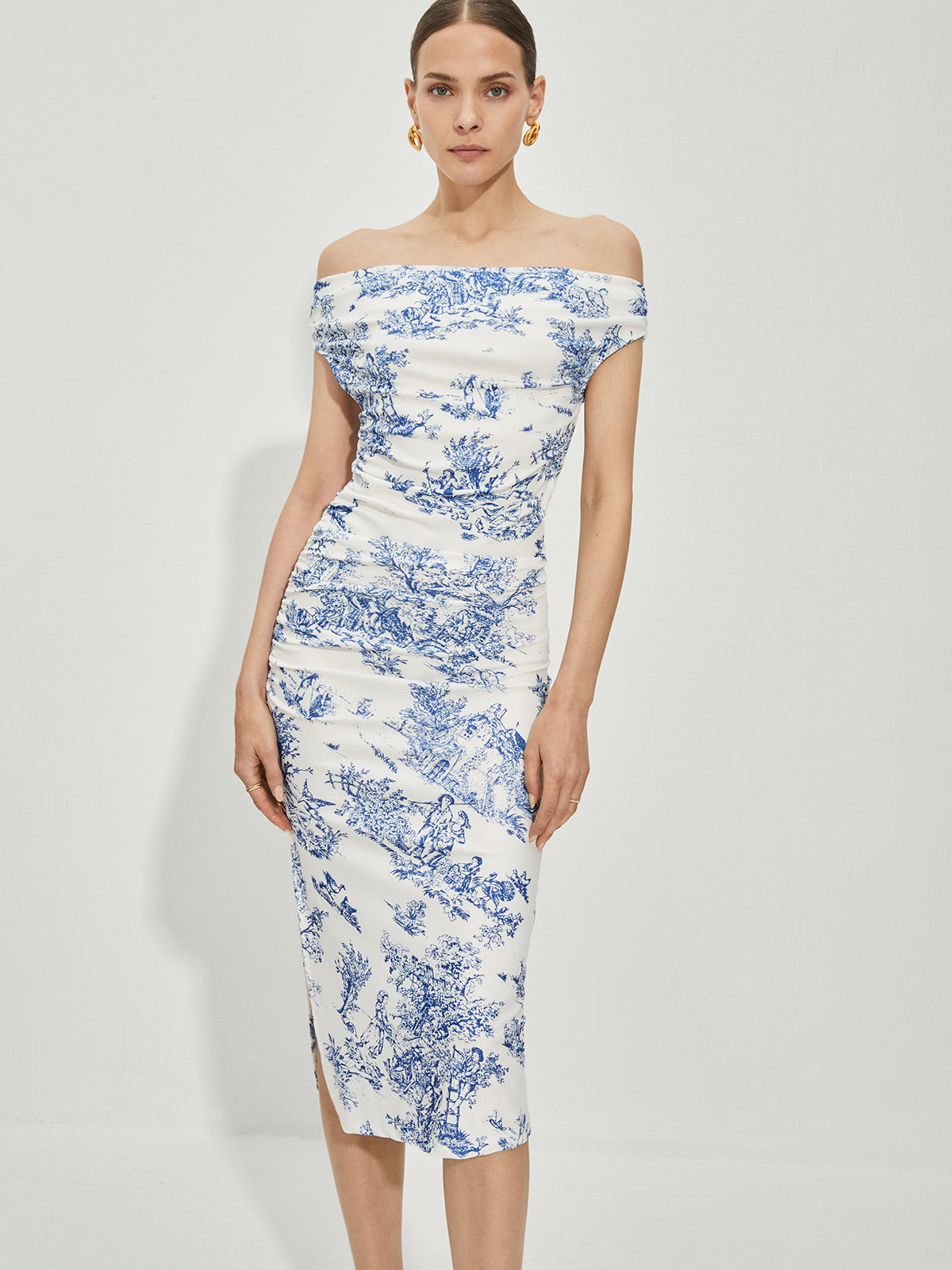 Düz Yakalı Bölünmüş Elbise Yazdır