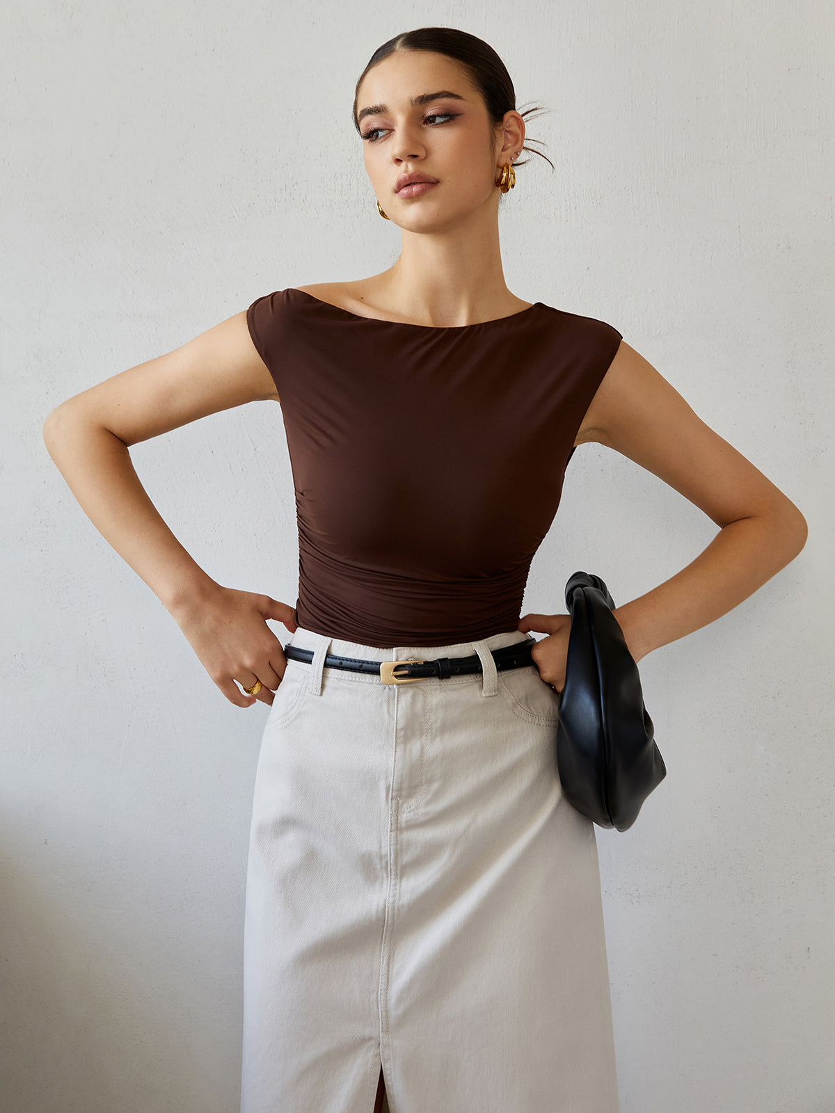 Sırtı Açık Bağcıklı Tişört