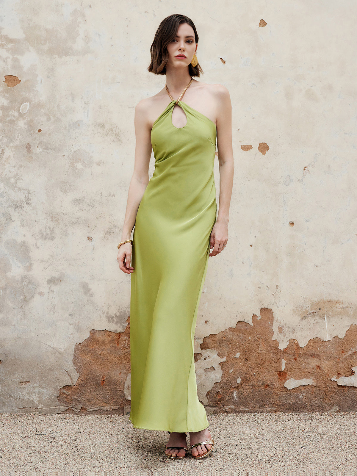 Halter Anahtar Deliği Yaka Sırtı Açık Uzun Elbise