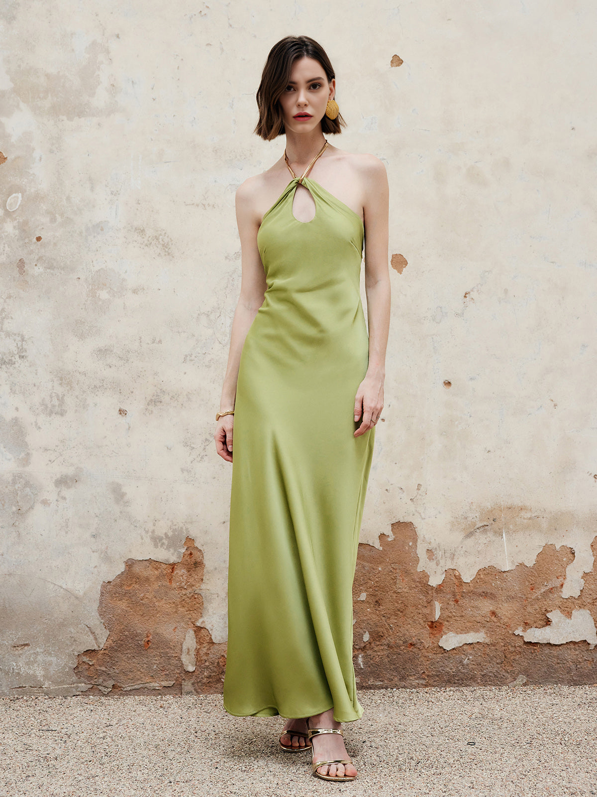 Halter Anahtar Deliği Yaka Sırtı Açık Uzun Elbise