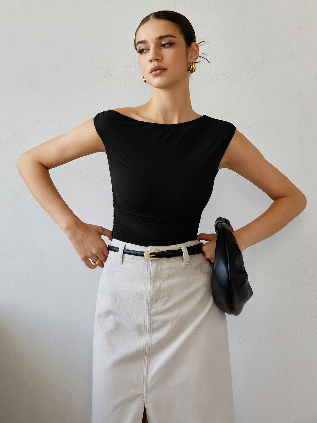 Sırtı Açık Bağcıklı Tişört