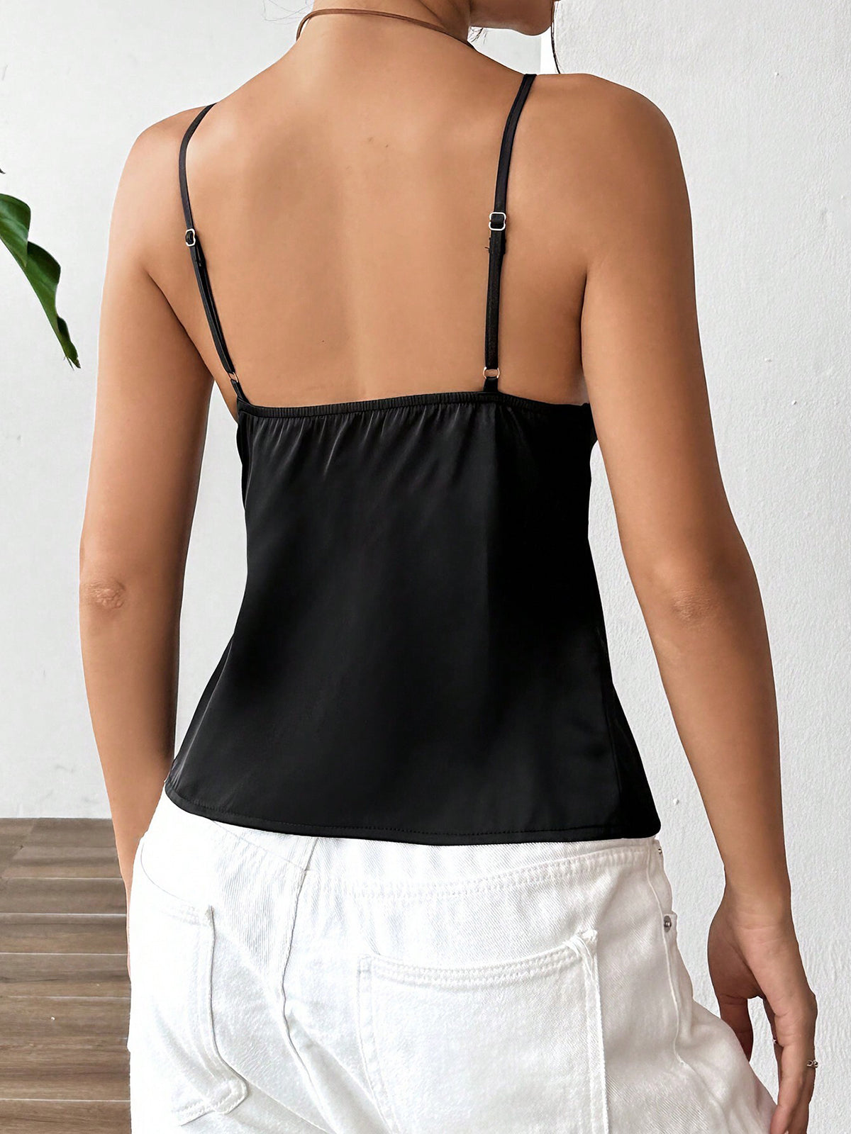 Önü Bağlamalı Saten Askılı Üst