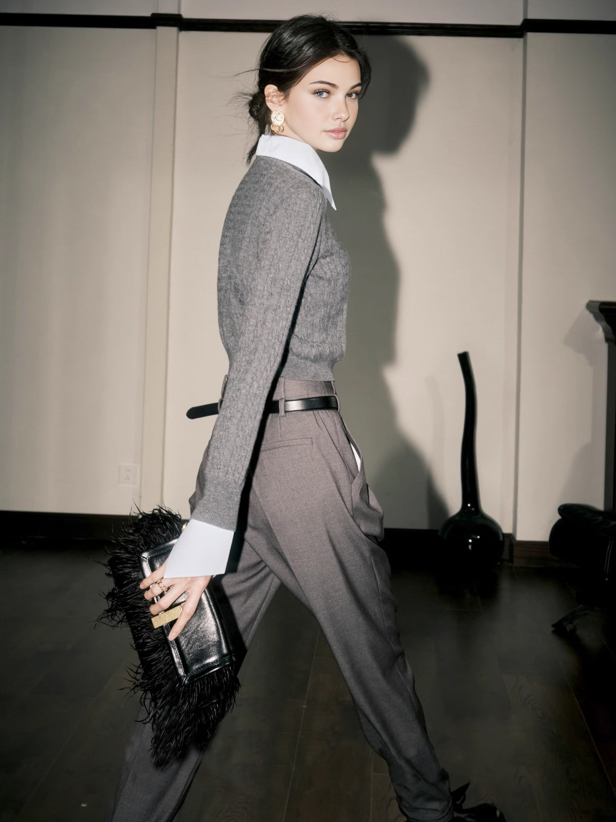 Kontrast Kesim Yumuşak Yaka Kazak