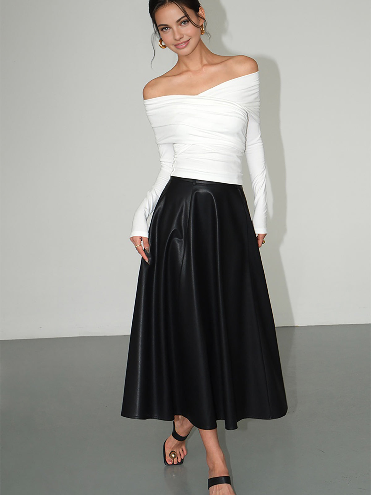 Yarı Şeffaf Düz Kıvrımlı İnce Tişört