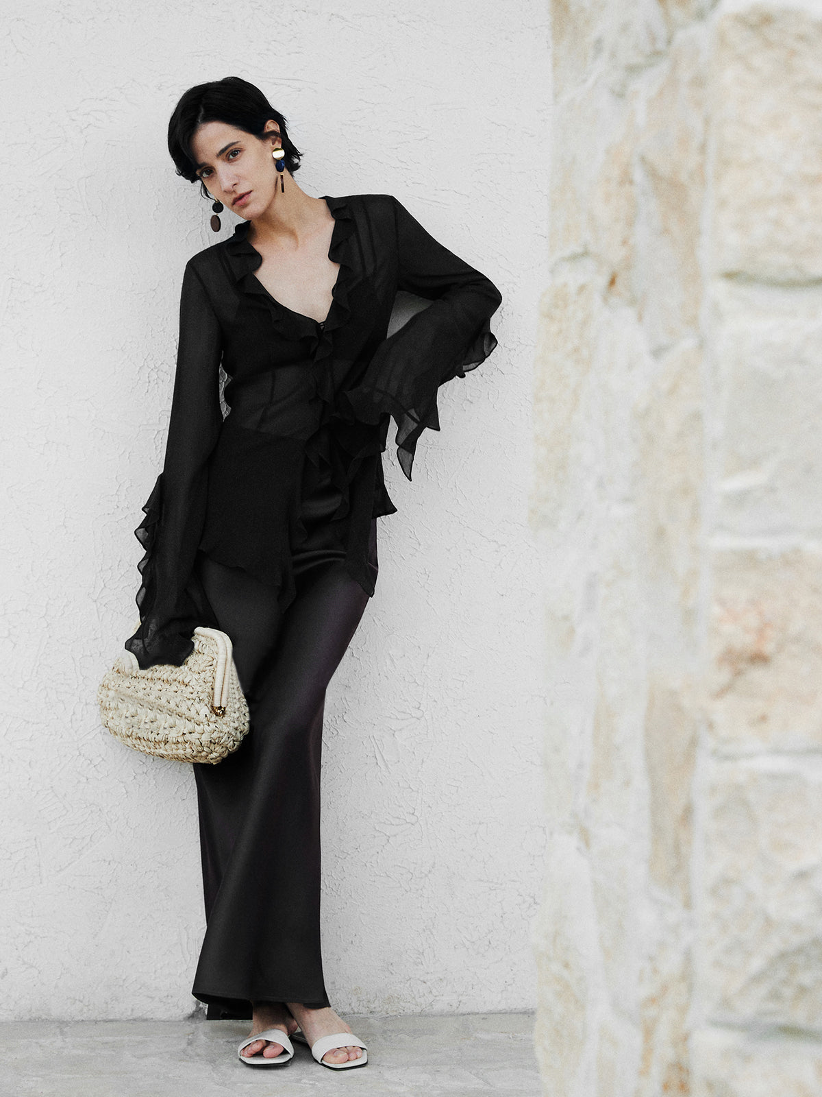 Yarı Şeffaf Volanlı İnce Bluz