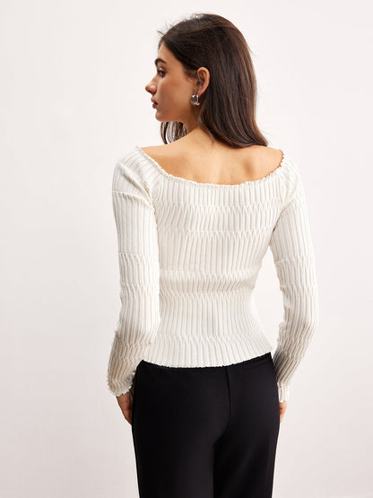 Omuzları Açık Marul Kenarlı Hırka