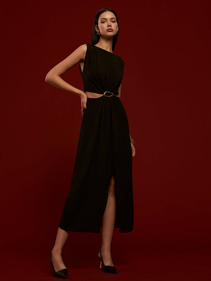 Metal Halka Kesimli Pileli Elbise