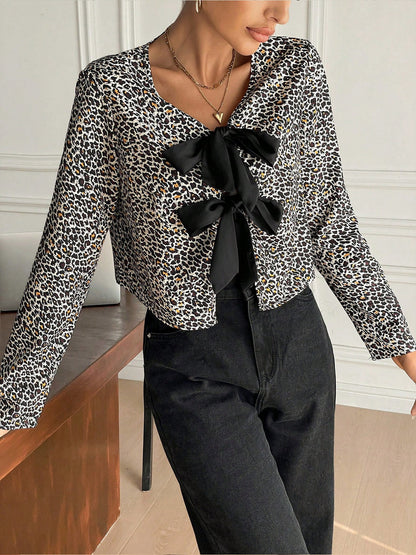 Önü Fiyonklu Leopar Desenli Jersey Bluz