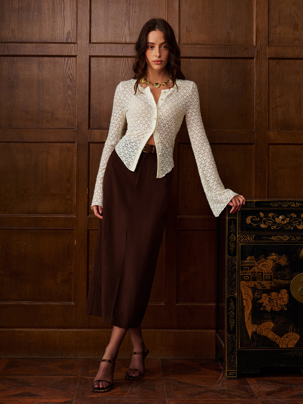 Yarı Şeffaf Çan Kol Düğmeli İnce Bluz