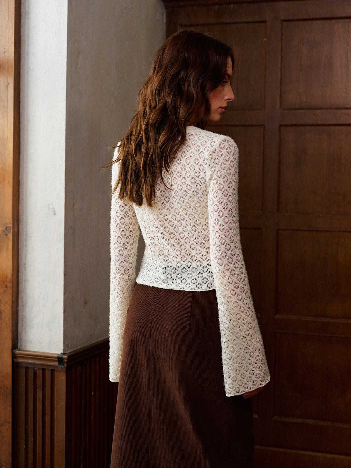 Yarı Şeffaf Çan Kol Düğmeli İnce Bluz