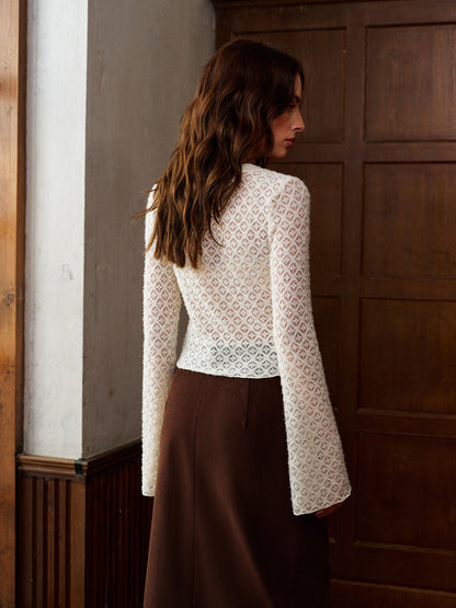 Yarı Şeffaf Çan Kol Düğmeli İnce Bluz