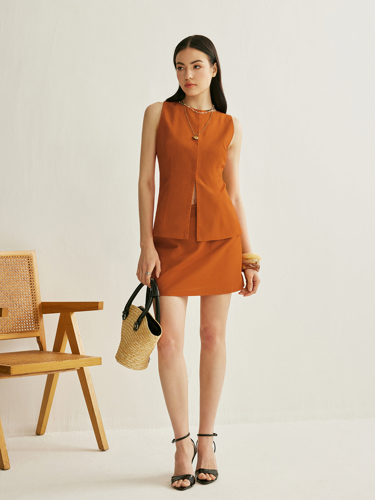 Önü Bölünmüş Kemerli Etek Takımı