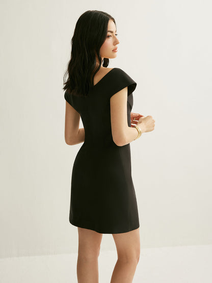 Renk Bloklu Fiyonk Detaylı Elbise