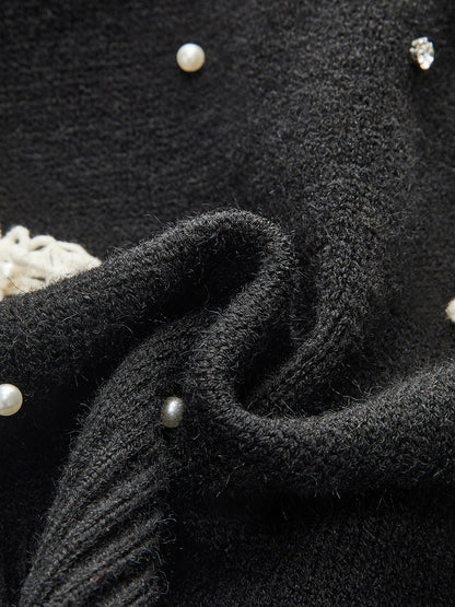 Çiçek İşlemeli Düğmeli Örgü Yelek