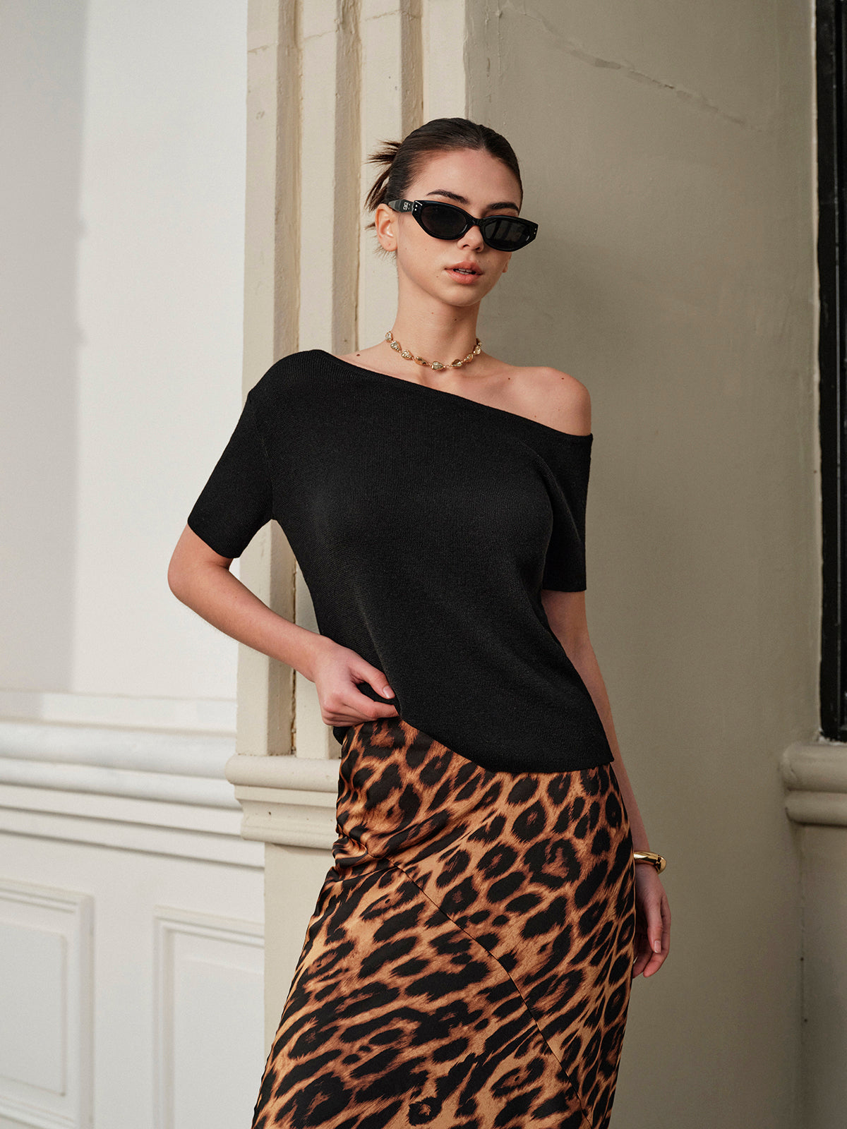 Omuz Açık Kısa Kollu Üst