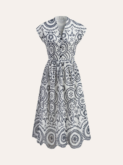 İşlemeli V Yaka Kemerli Elbise