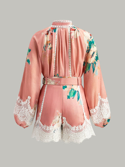 Dantel Detaylı Çiçek Desenli Kemerli Şort Takımı