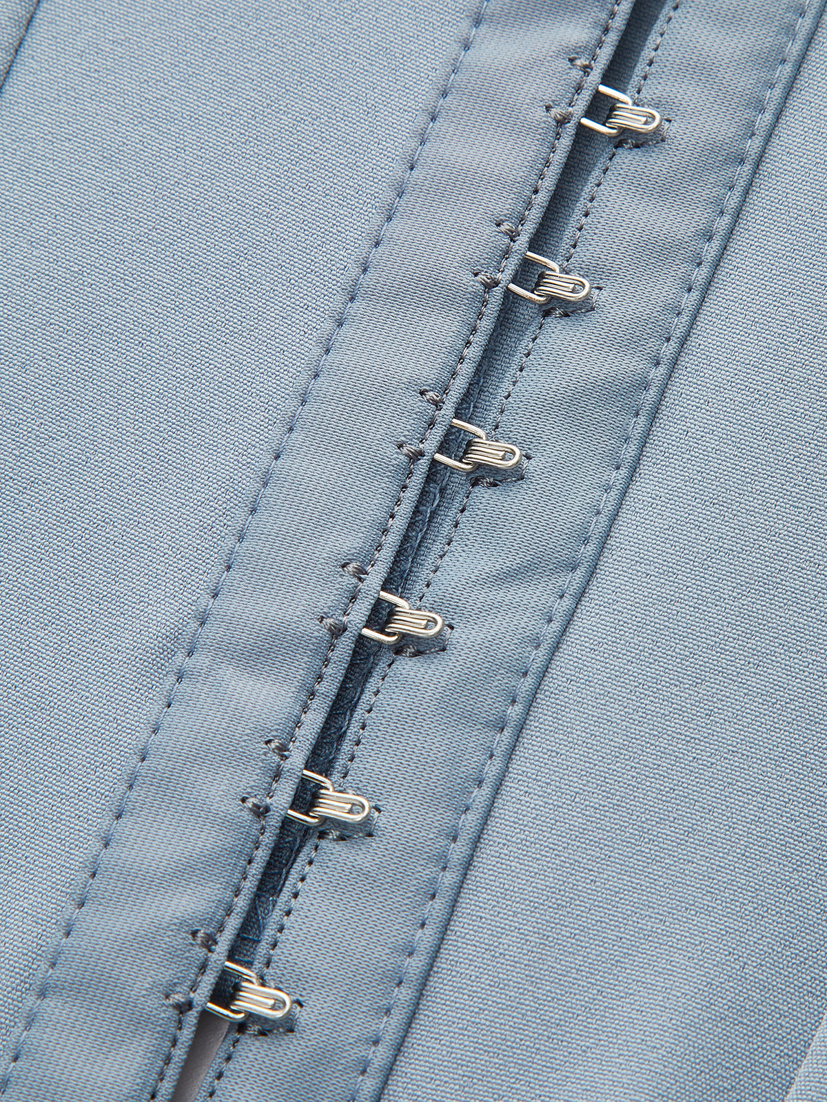 Dantel Kenarlı Kalp Yaka Fiyonk Detaylı Korse