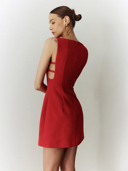 Kolsuz Kesikli Düz Elbise