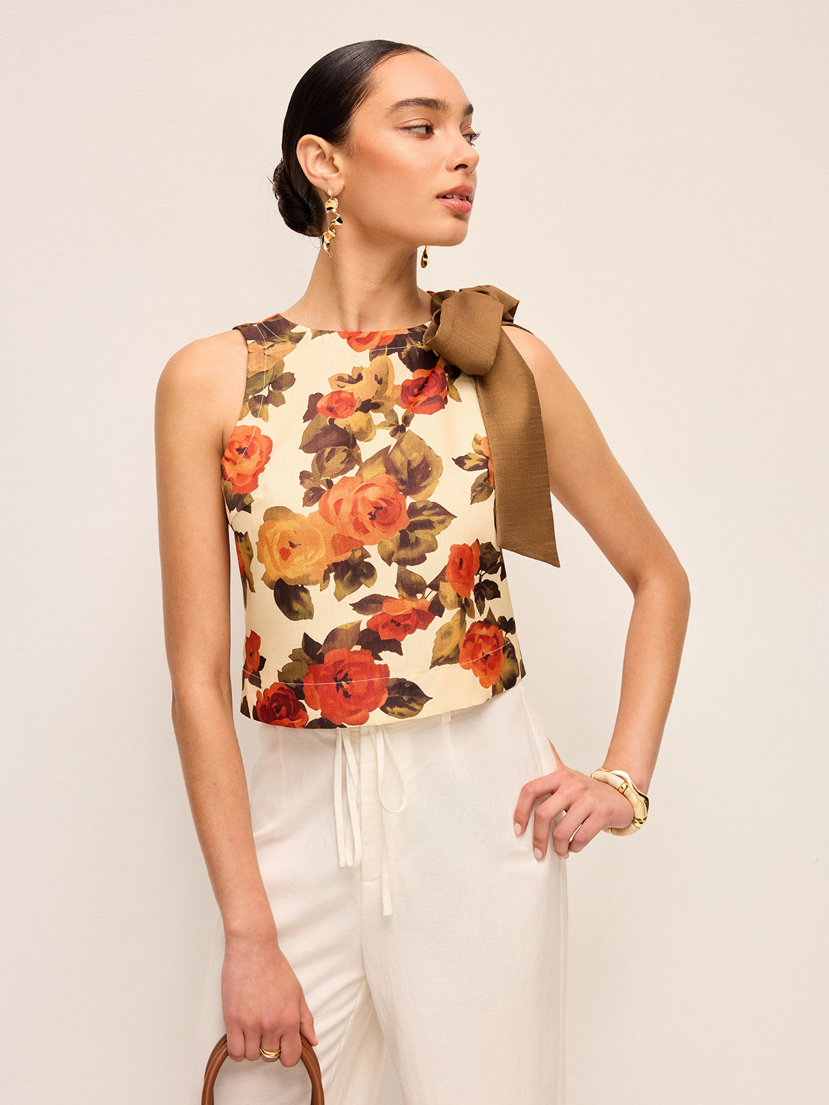 Çiçek Desenli Fiyonk Detaylı Tank Top