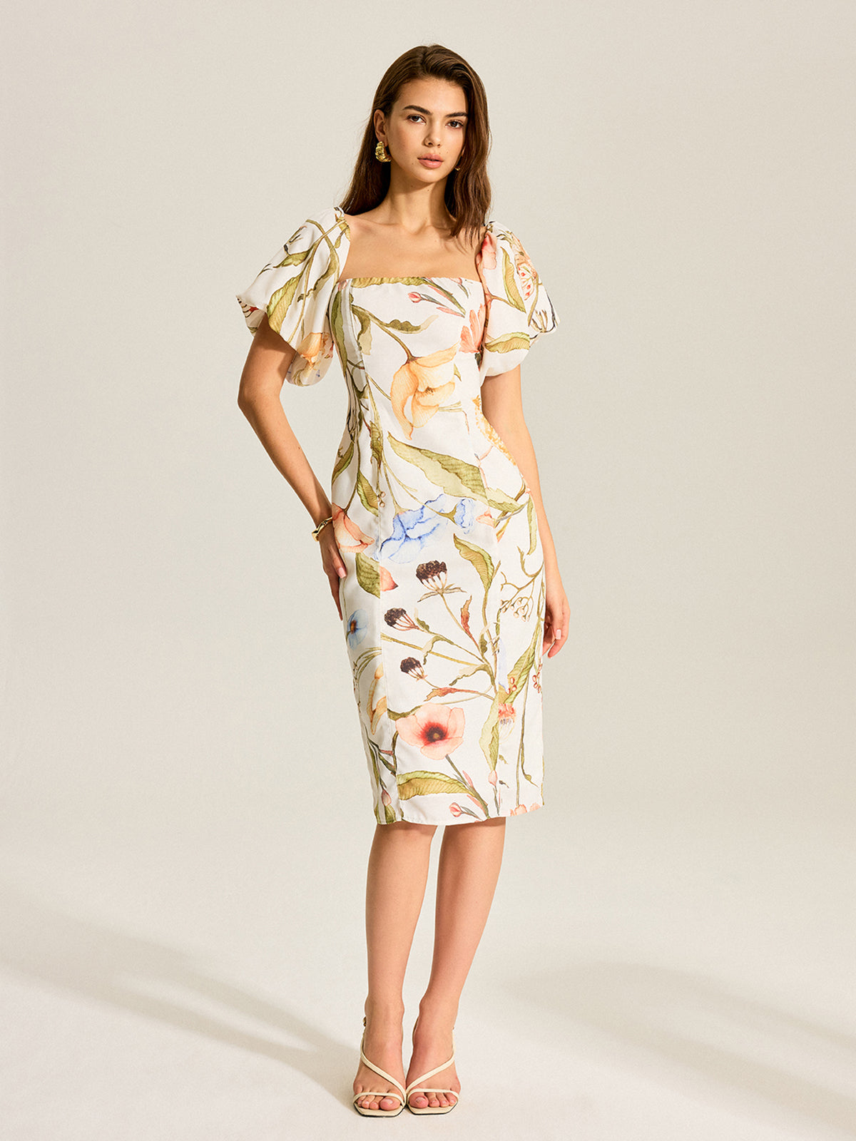 Çiçekli Puf Kollu Sırtı Açık Elbise