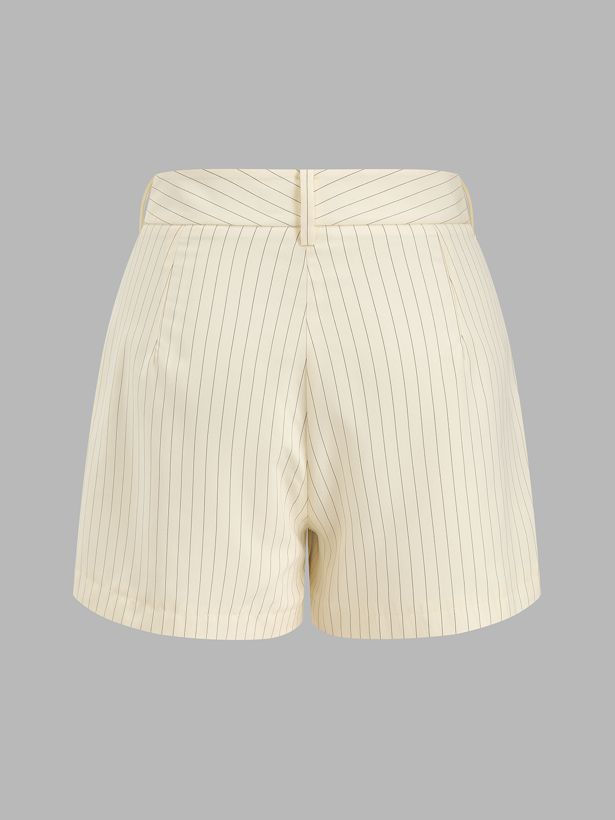 Conjunto de top cropped anudado con rayas y shorts - imagen 5