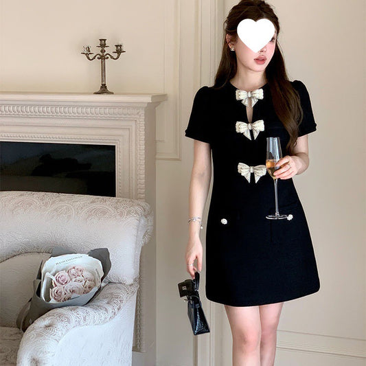 Düğmeli Tweed Kolsuz Elbise