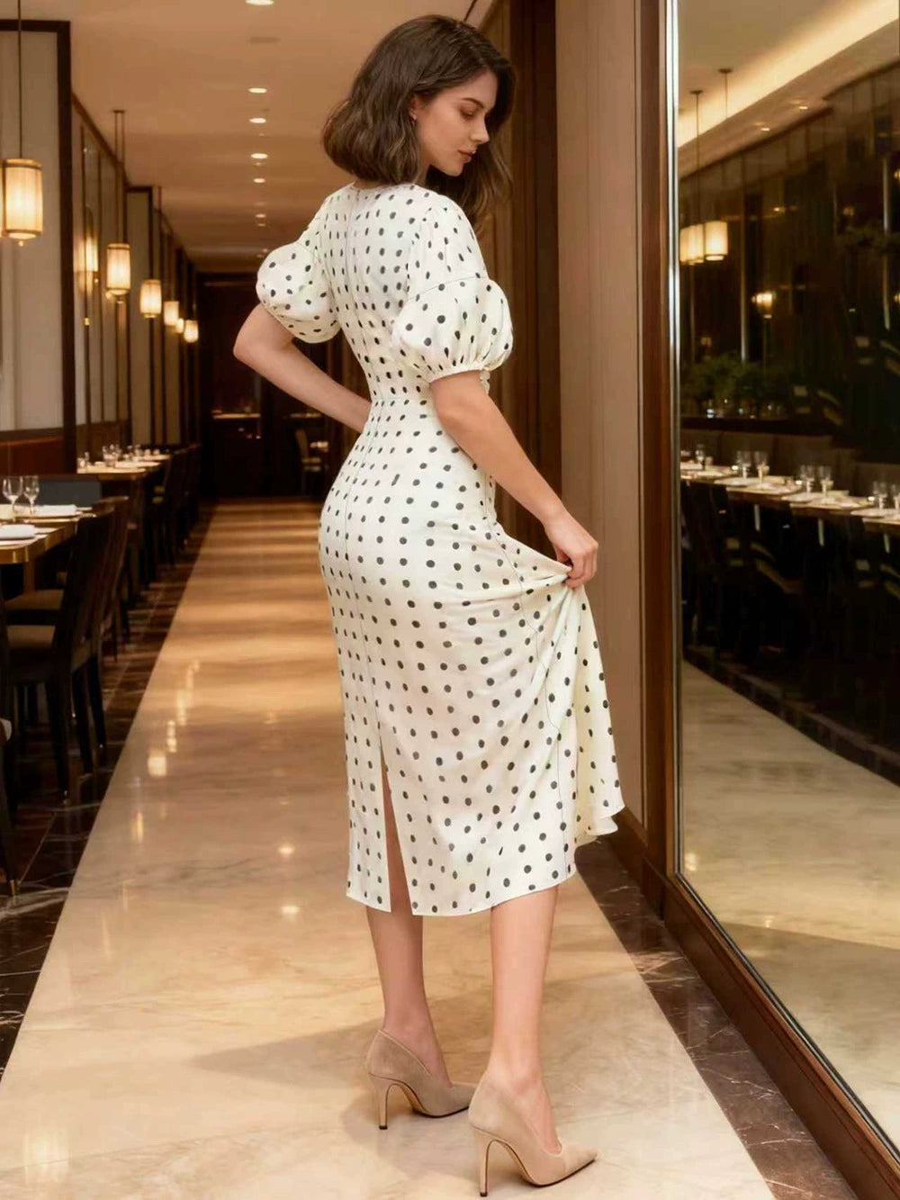 Vestido largo retro de lunares con encaje y corte entallado - Blanco roto